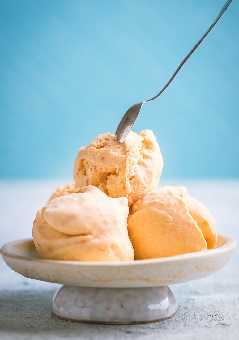 Mango ice cream scoops (sample photo)